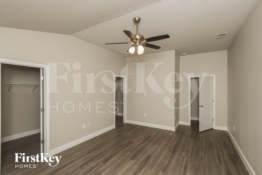 Building Photo - 298 Ontario St NW