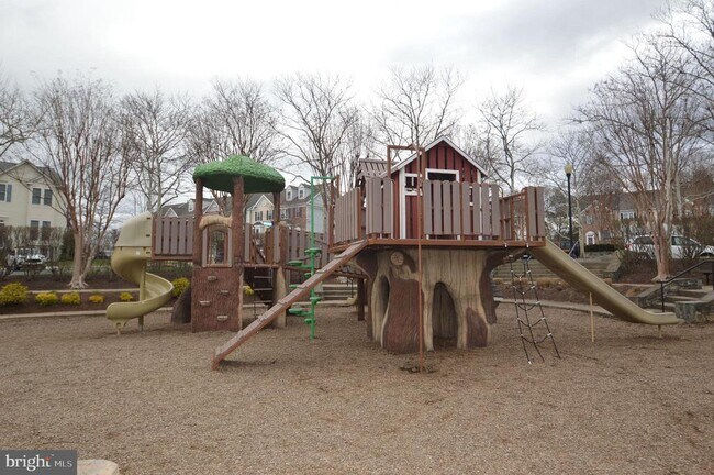 Building Photo - 25445 Morse Dr