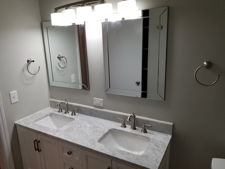 Double sink vanity - 312 Harvey Cir