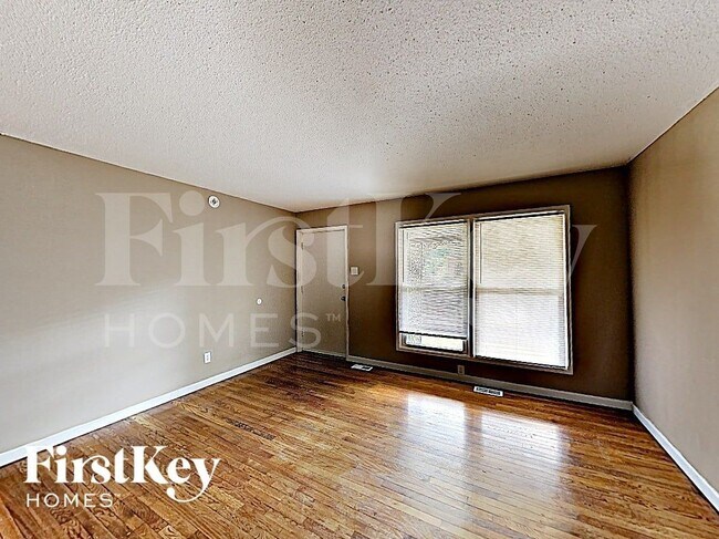 Building Photo - 11592 Las Ladera Dr