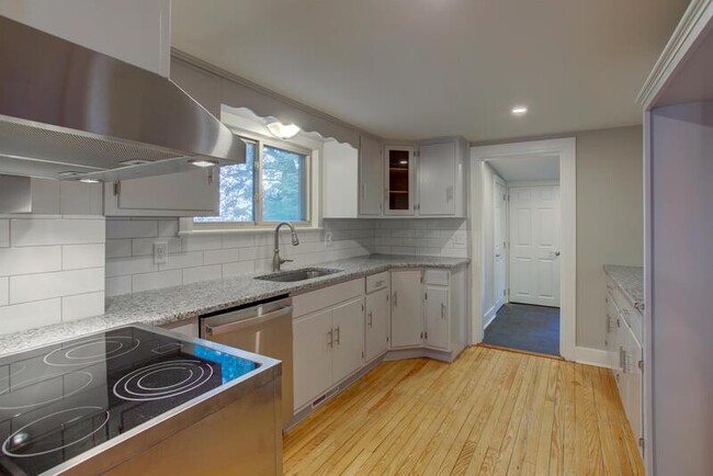 Building Photo - 1057 Ridge Rd