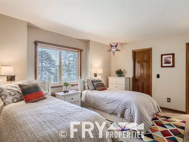 Building Photo - Luxury Rental in Beautiful Colorado Foothills