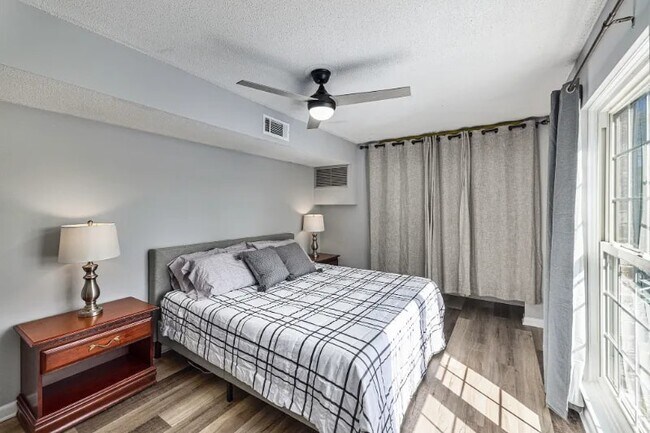 Building Photo - 640 Cornell St