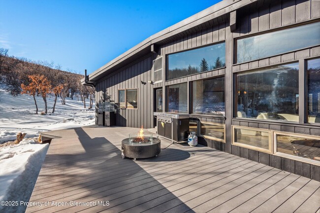 Building Photo - 2227 Juniper Hill Rd