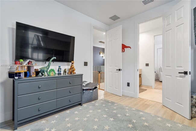 Building Photo - 9830 NW 86th Terrace