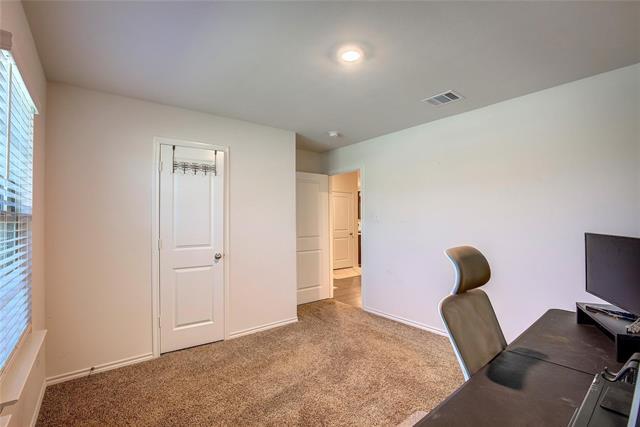 Building Photo - 1004 Basswood Ln