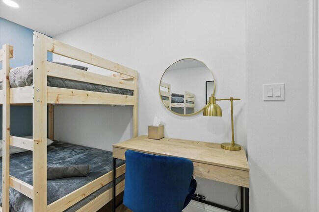 Building Photo - 3321 Ridgehaven St