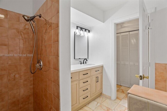 Building Photo - 9031 N New River Canal Rd