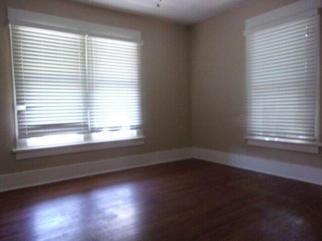 Building Photo - 2 BED 1 BATH HOME WESTLAWN PARK ADDITION OF NW OKC