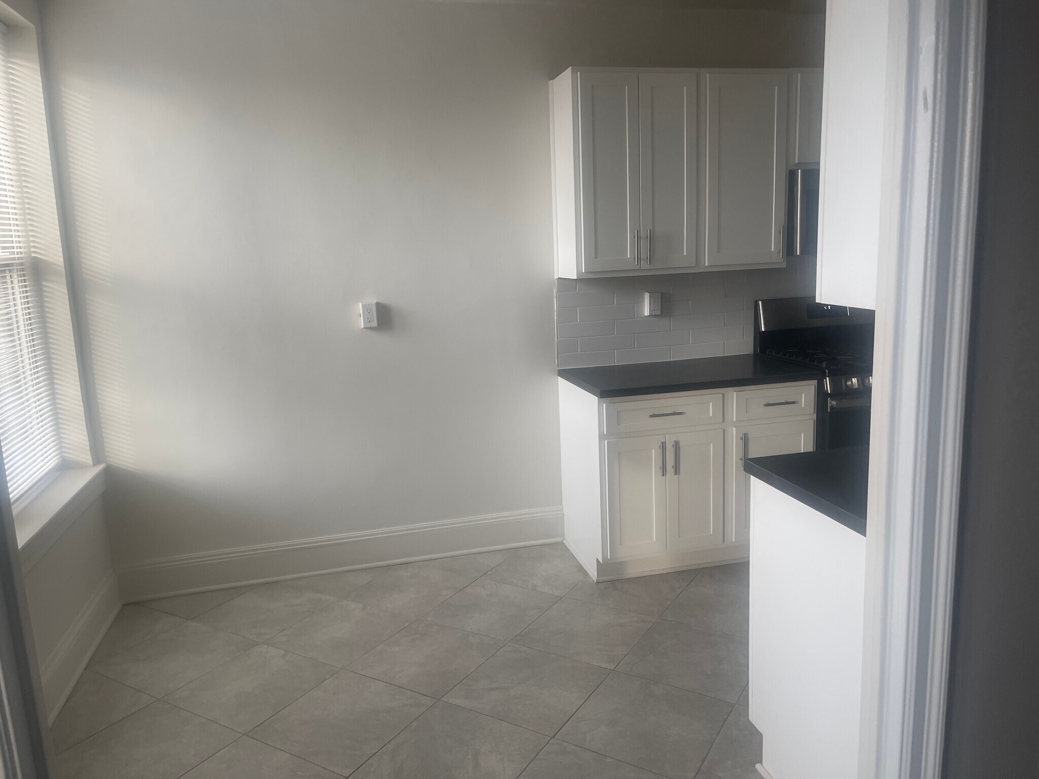 Building Photo - 1436 Lozier Pl