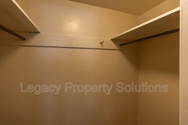 Building Photo - 612 N 19th St