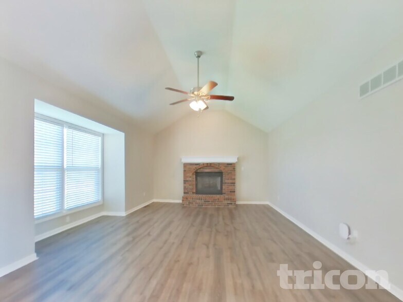 Building Photo - 1920 Fairground Dr