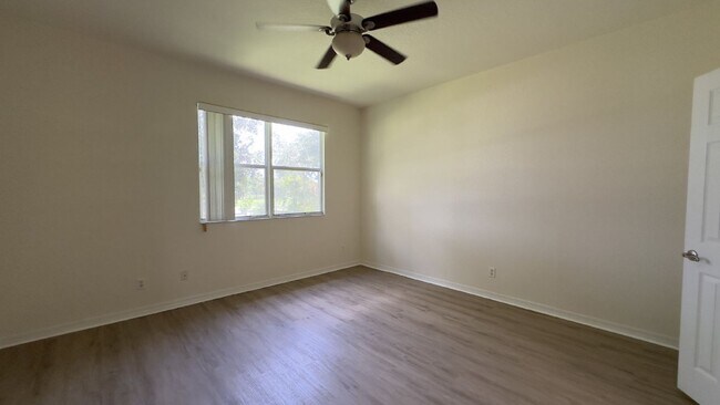 Building Photo - 3042 Grandiflora Dr
