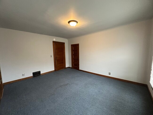 Building Photo - 101 S Buchanan St