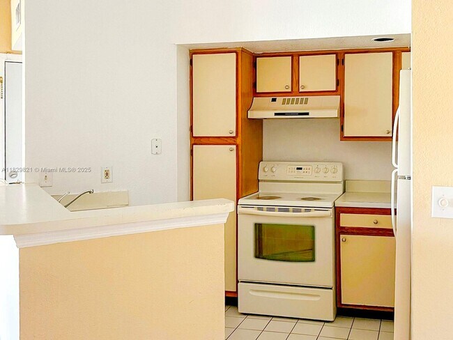 Building Photo - 12400 Vista Isles Dr