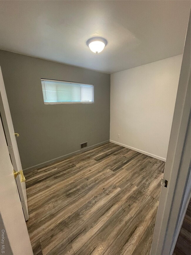 Building Photo - 173 Sugarwood Ln