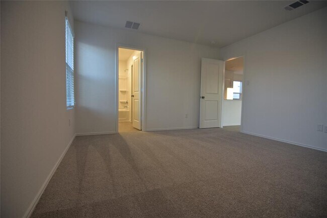Building Photo - 343 Keefer
