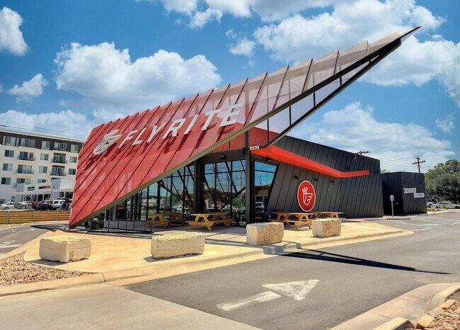 Building Photo - 8312 Bowling Green Dr