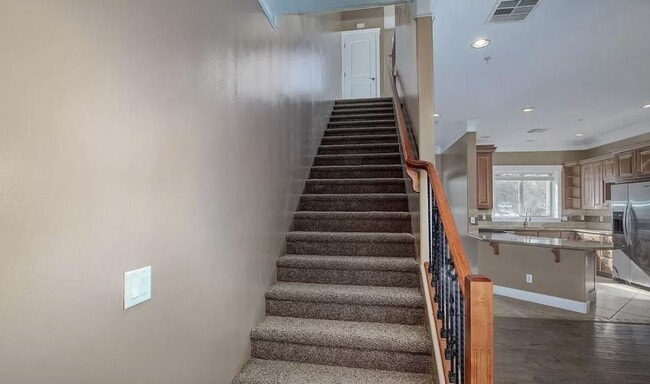 Building Photo - 3 Bed | 3.5 Bath - Biltmore Luxury Townhom...
