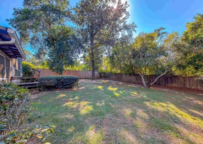 Building Photo - 810 Devon Dr