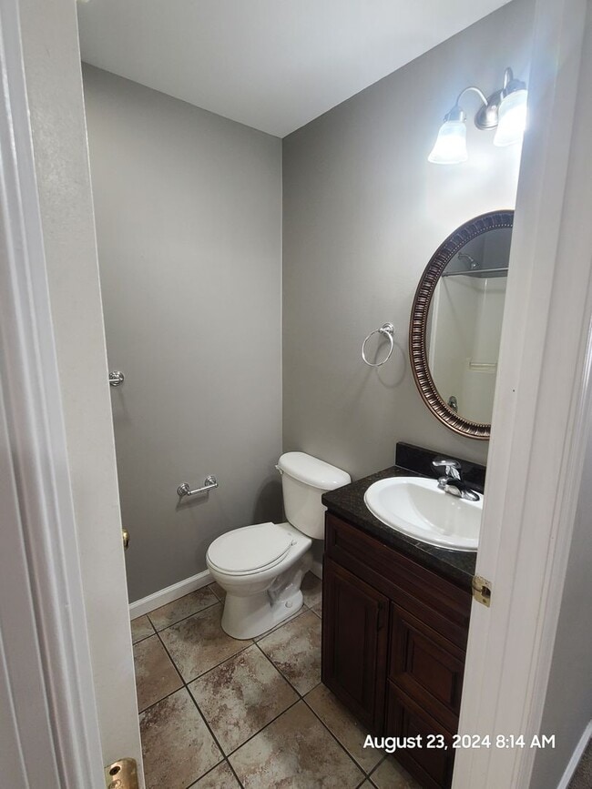Building Photo - 3 Bedroom Townhouse For Rent in Waynesboro