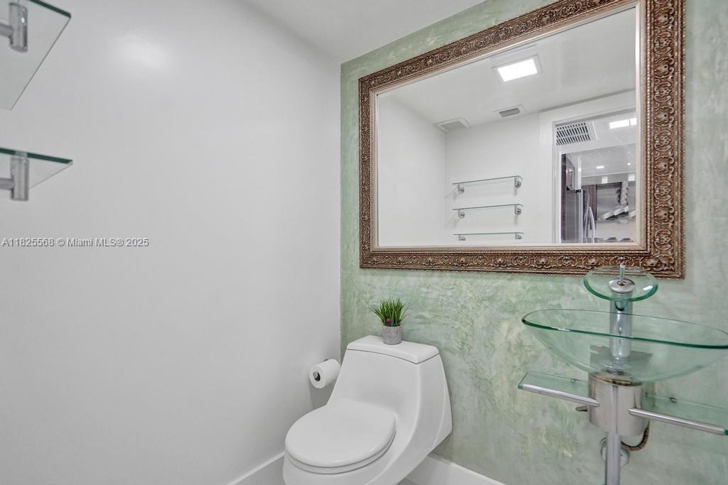Building Photo - 6450 Collins Ave