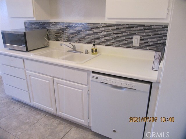 Building Photo - 17564 Orange Dr