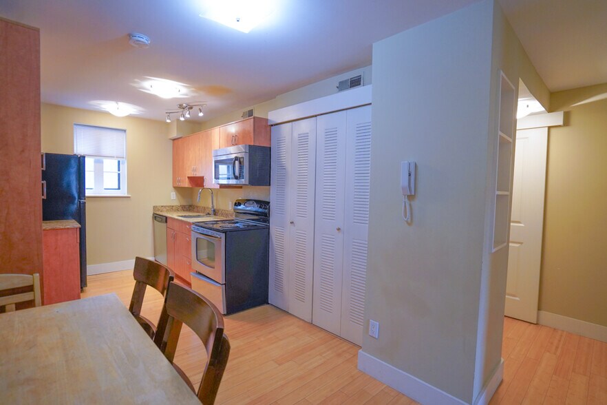 Building Photo - 613 Westgate Ave