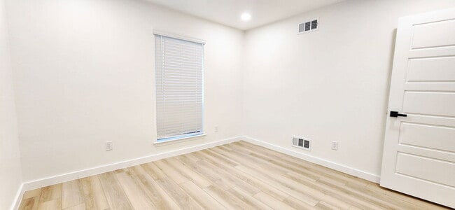 Building Photo - 1607 Centenary Dr