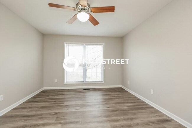 Building Photo - 3 Bedroom Pet-Friendly Home in GOODLETTSVILLE, TN with Main Street Renewal