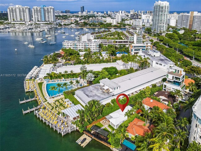 Building Photo - 8 Century Ln