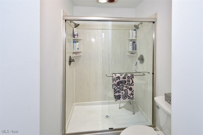 Building Photo - 19000 Lake Rd