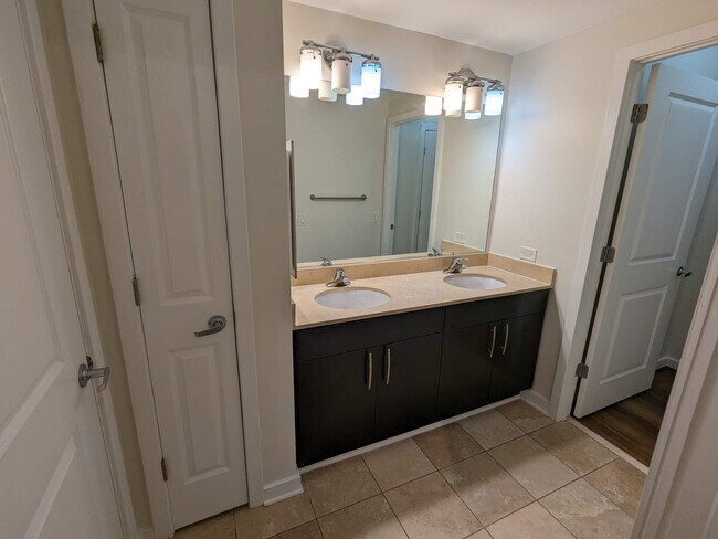 Building Photo - 475 K St NW