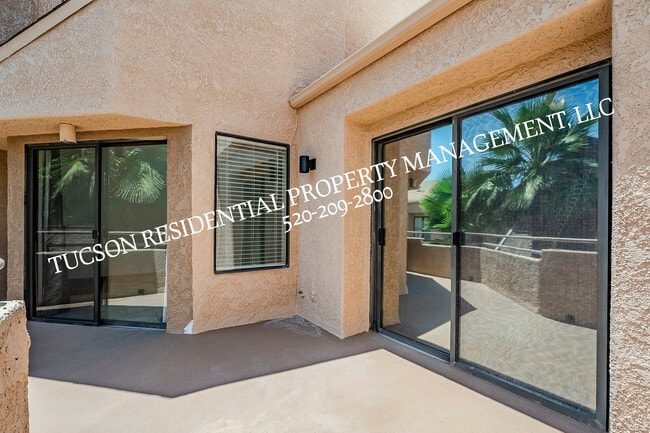 Building Photo - 5675 N Camino Esplendora