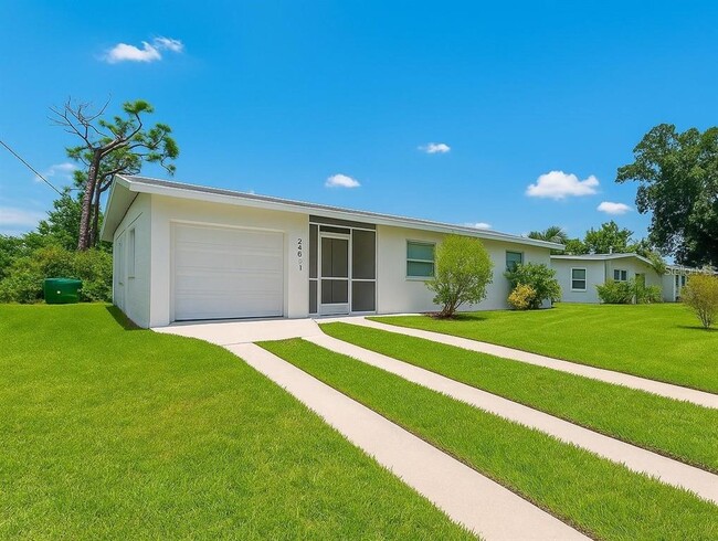 Primary Photo - 22011 Catherine Ave