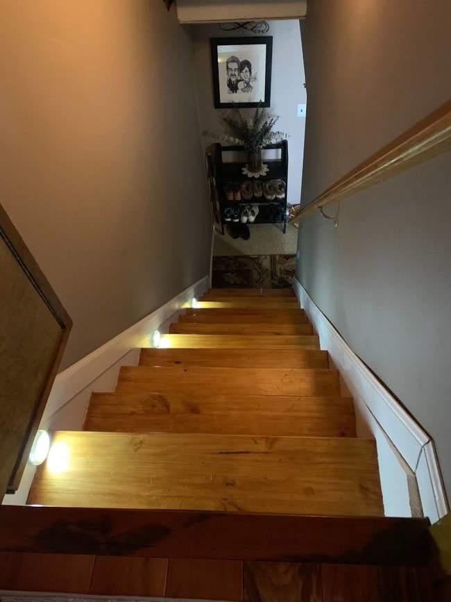 Building Photo - 348 Dongan Hills Ave