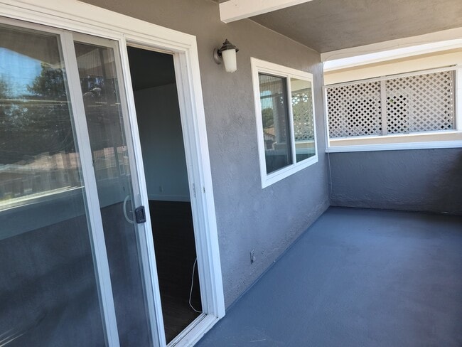 Building Photo - 3216 Delaware St