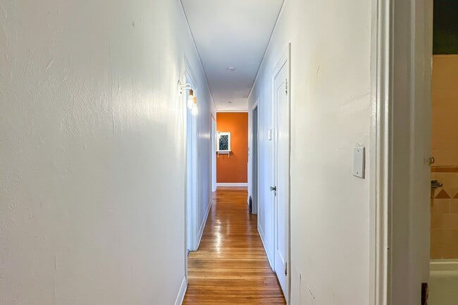 Building Photo - 1024 Coronado Terrace