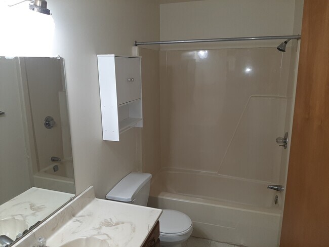 Building Photo - 1847 S Lincoln Ave