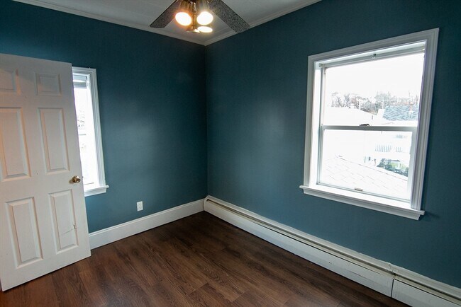 Building Photo - 118 Vine St