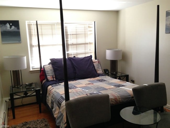 Building Photo - 22 Kenyon St