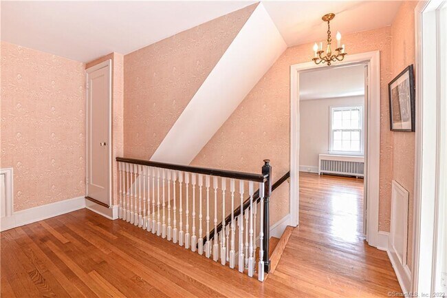 Building Photo - 61 Villa Ave