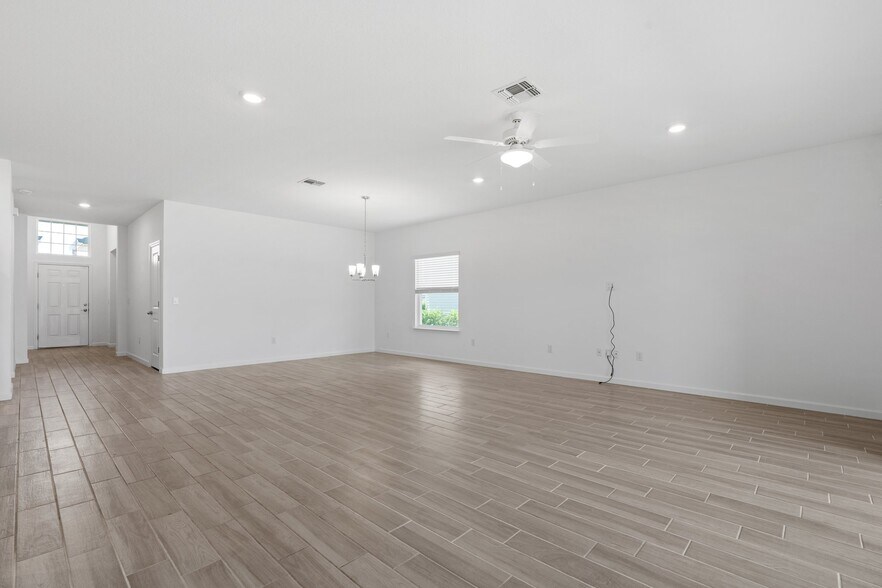 Building Photo - 5637 SW 93rd St