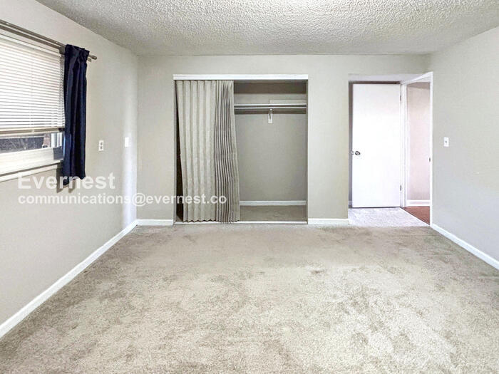 Building Photo - 1613 Depew St