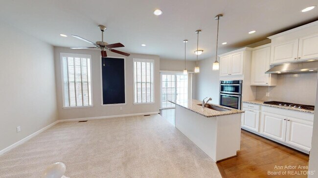Building Photo - 2794 Ashcombe Dr.