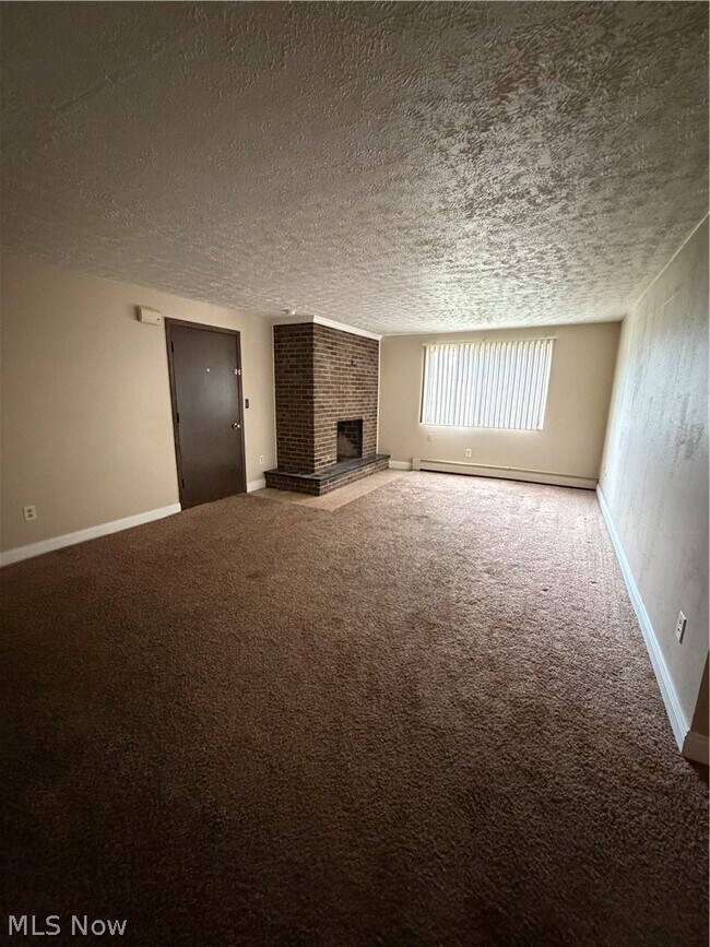 Building Photo - 21 Wayne St SE