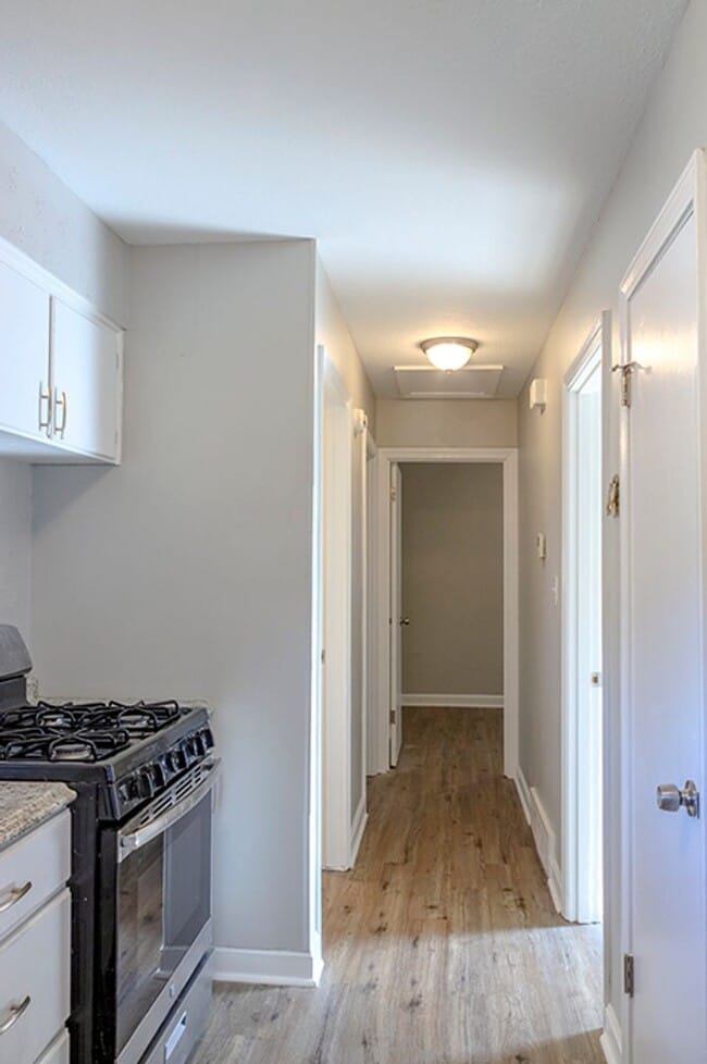 Building Photo - 3 bedroom, 2 bath Ranch with a partially finished basement