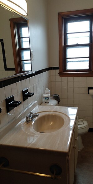 Bathroom - 2417 Ellerslie St