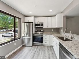 Building Photo - 2213 Christy Pl