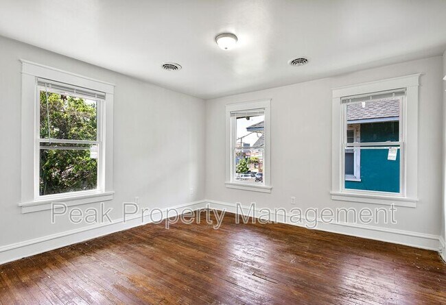 Building Photo - 1304 Bainbridge St